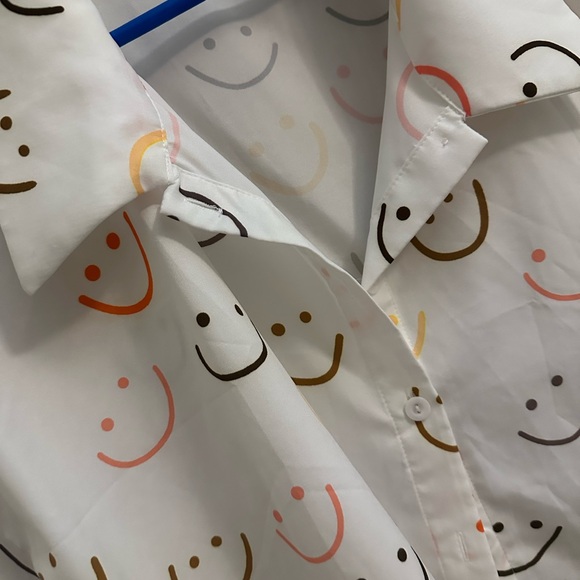 Fun Smiley Crop Top! 😃 - Picture 5 of 9